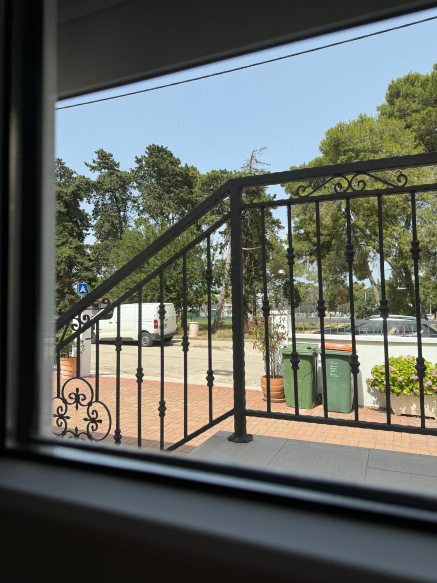One Bedroom With Terrace Near Sea - Angela's Apartament Zadar